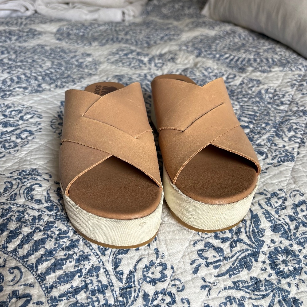 Sorel Platform Tan Sandals Size 8.5